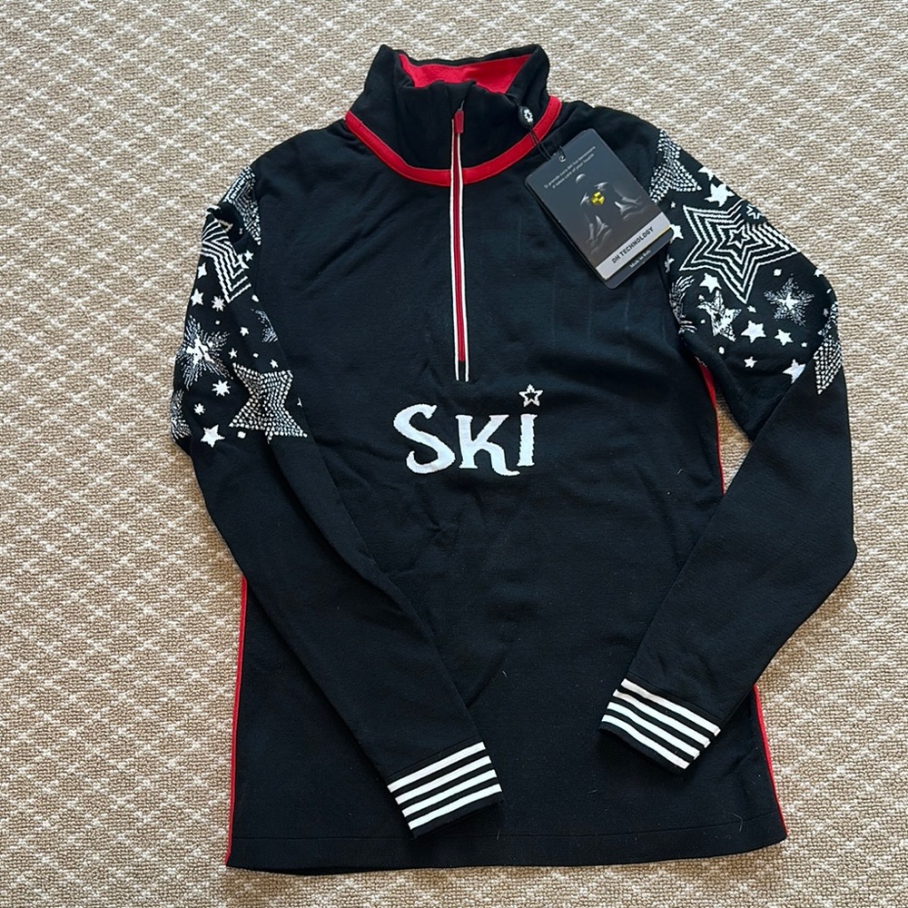 Newland Black Star Patterned Women's Half Zip Base Layer. NWT
